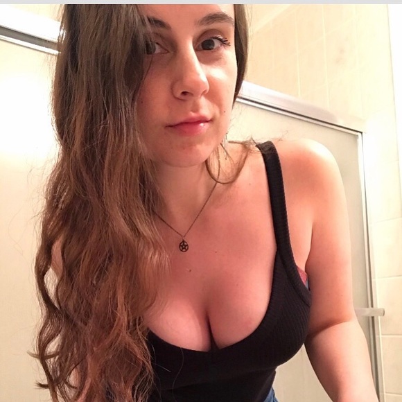 Meet your Posher, Lexi - Picture 1 of 1